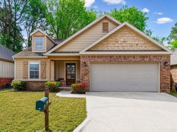 63 E Madrid Street, Fayetteville, AR 72703