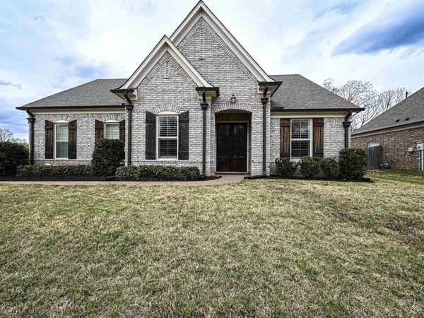 110 LAUREL GLEN DR, Oakland, TN 38060