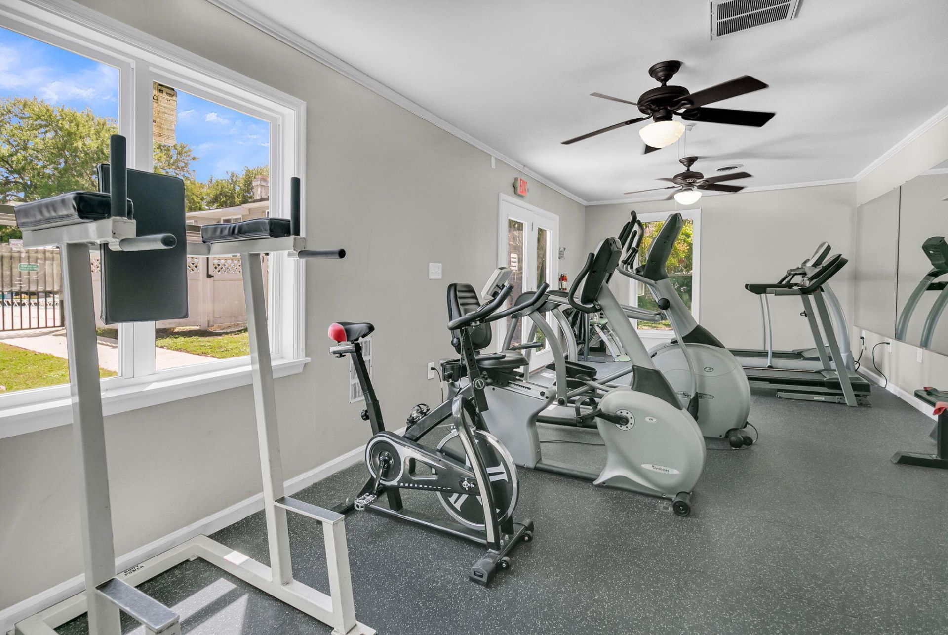 1402 Camp Road Photo 16