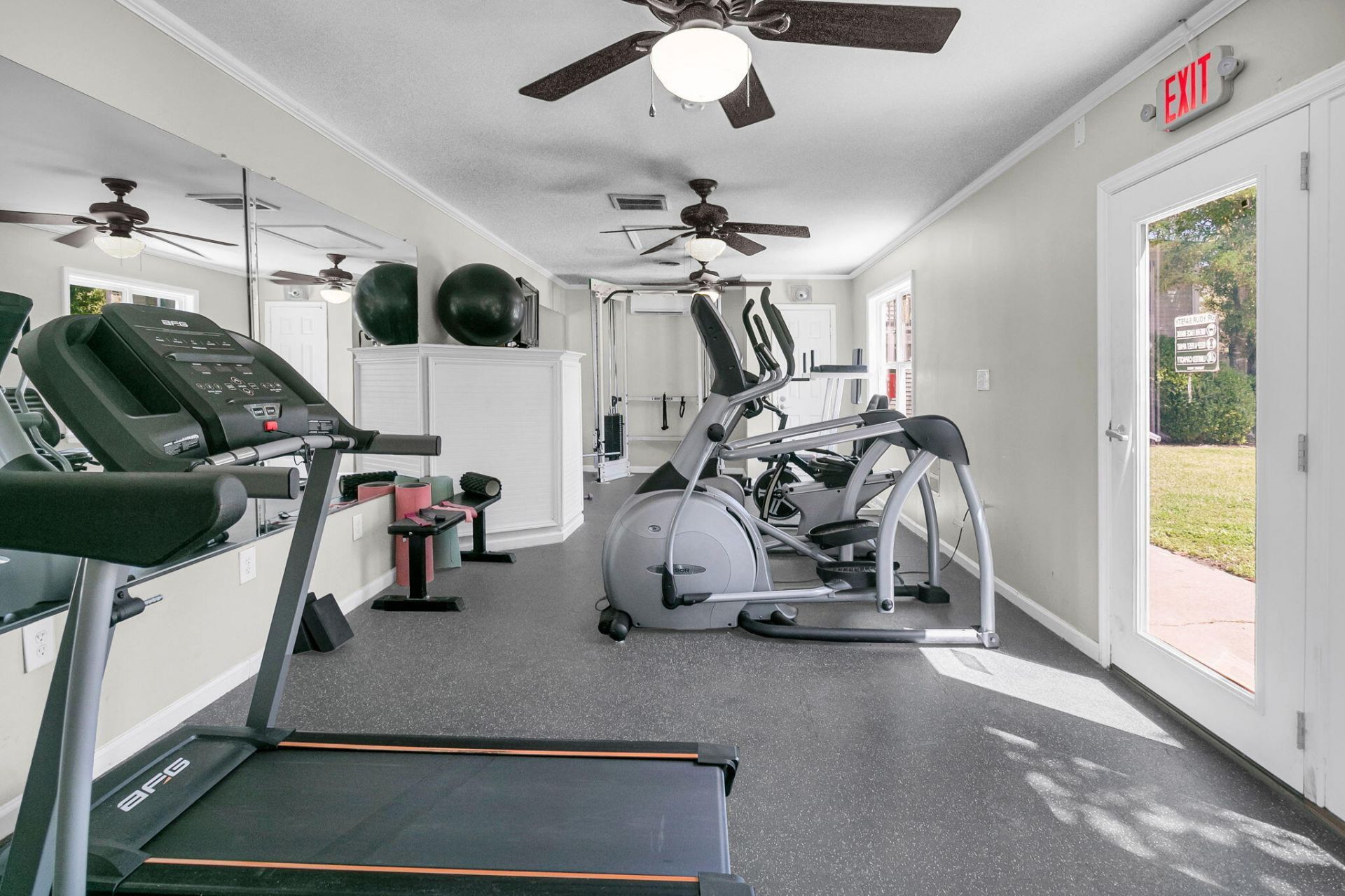 1402 Camp Road Photo 18