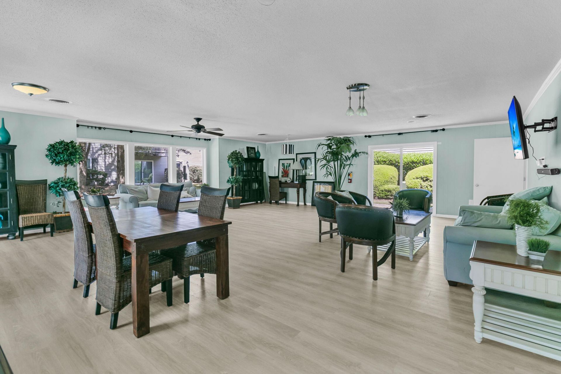 1402 Camp Road Photo 20