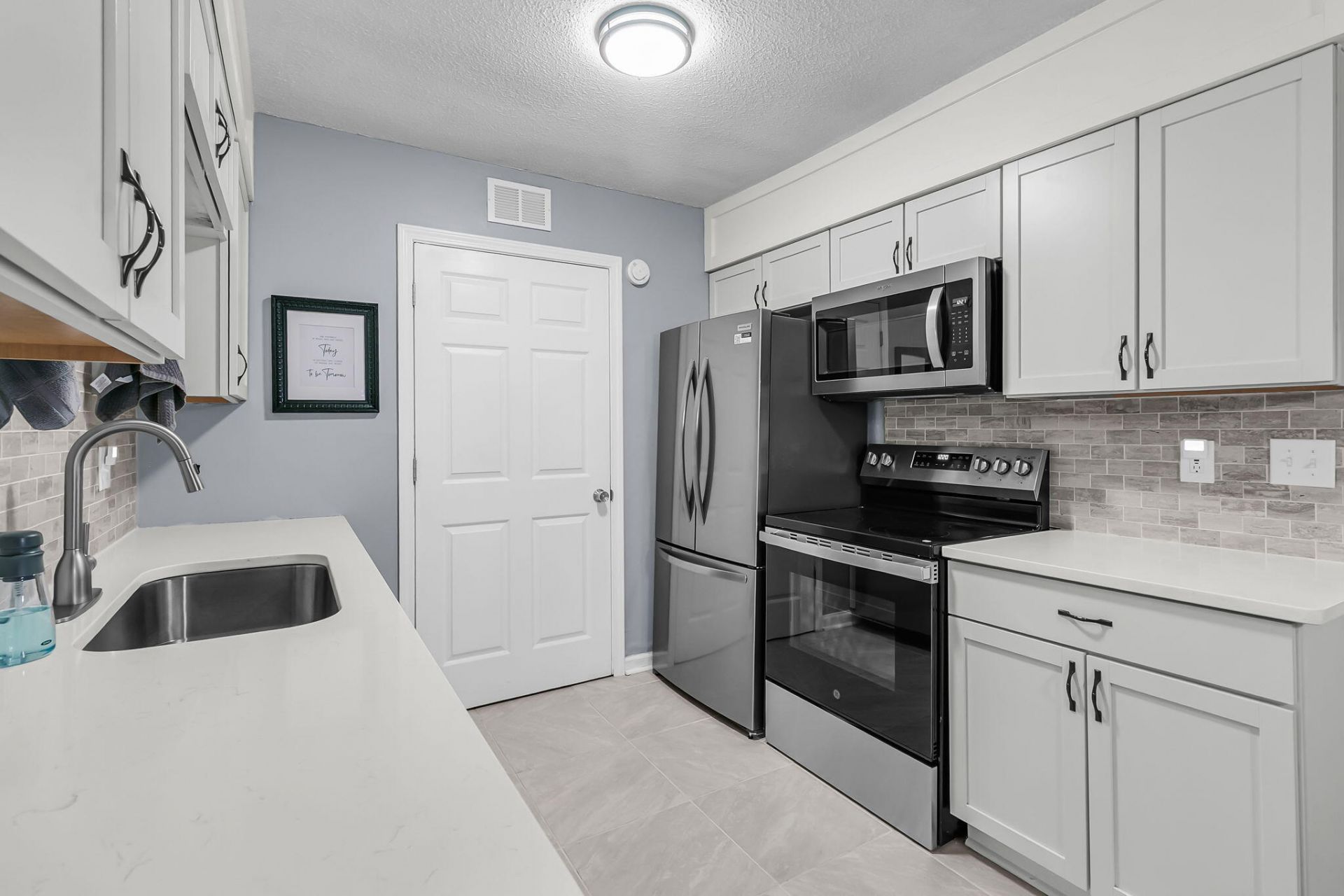 1402 Camp Road Photo 7