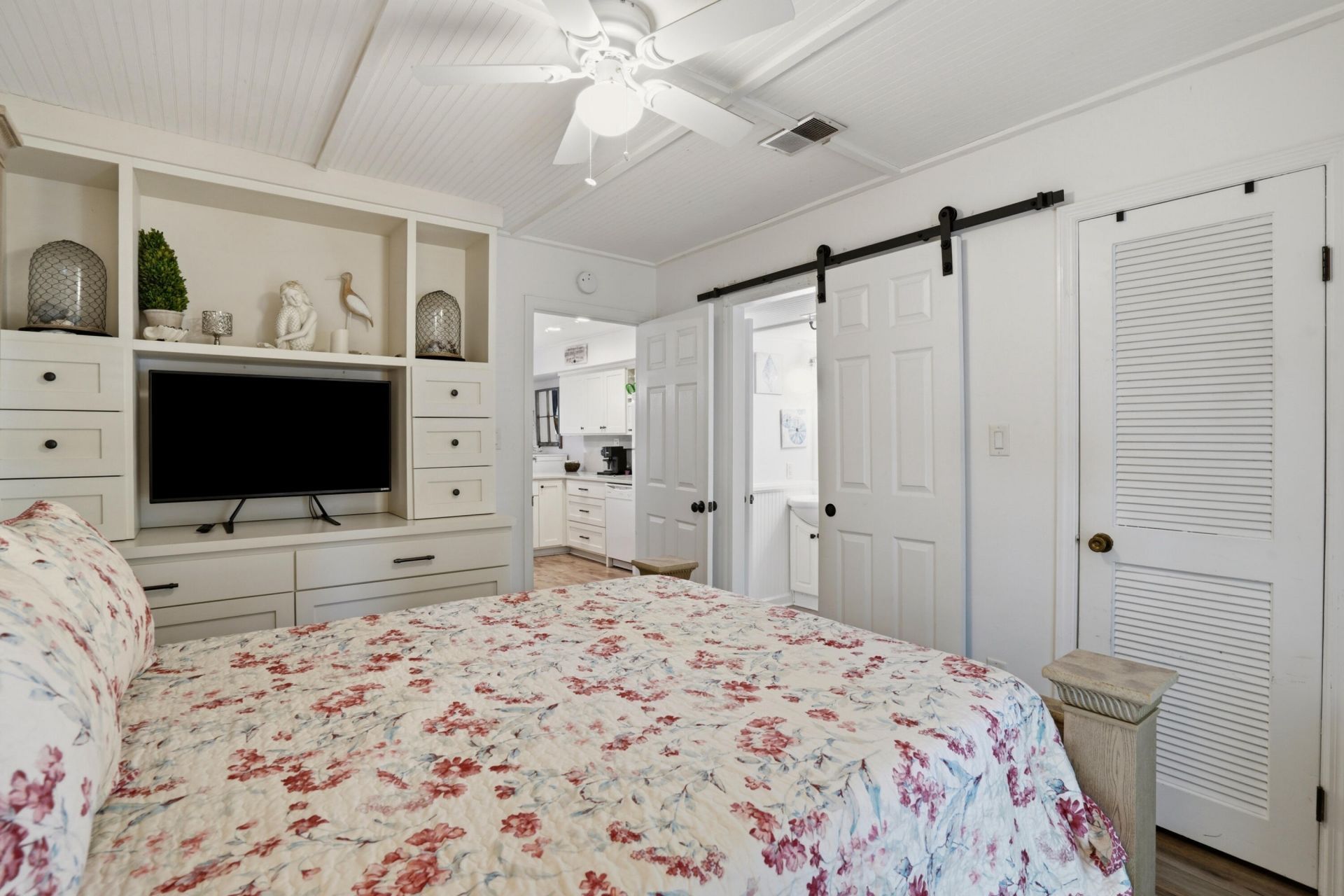 260 Driftwood Lane Photo 11