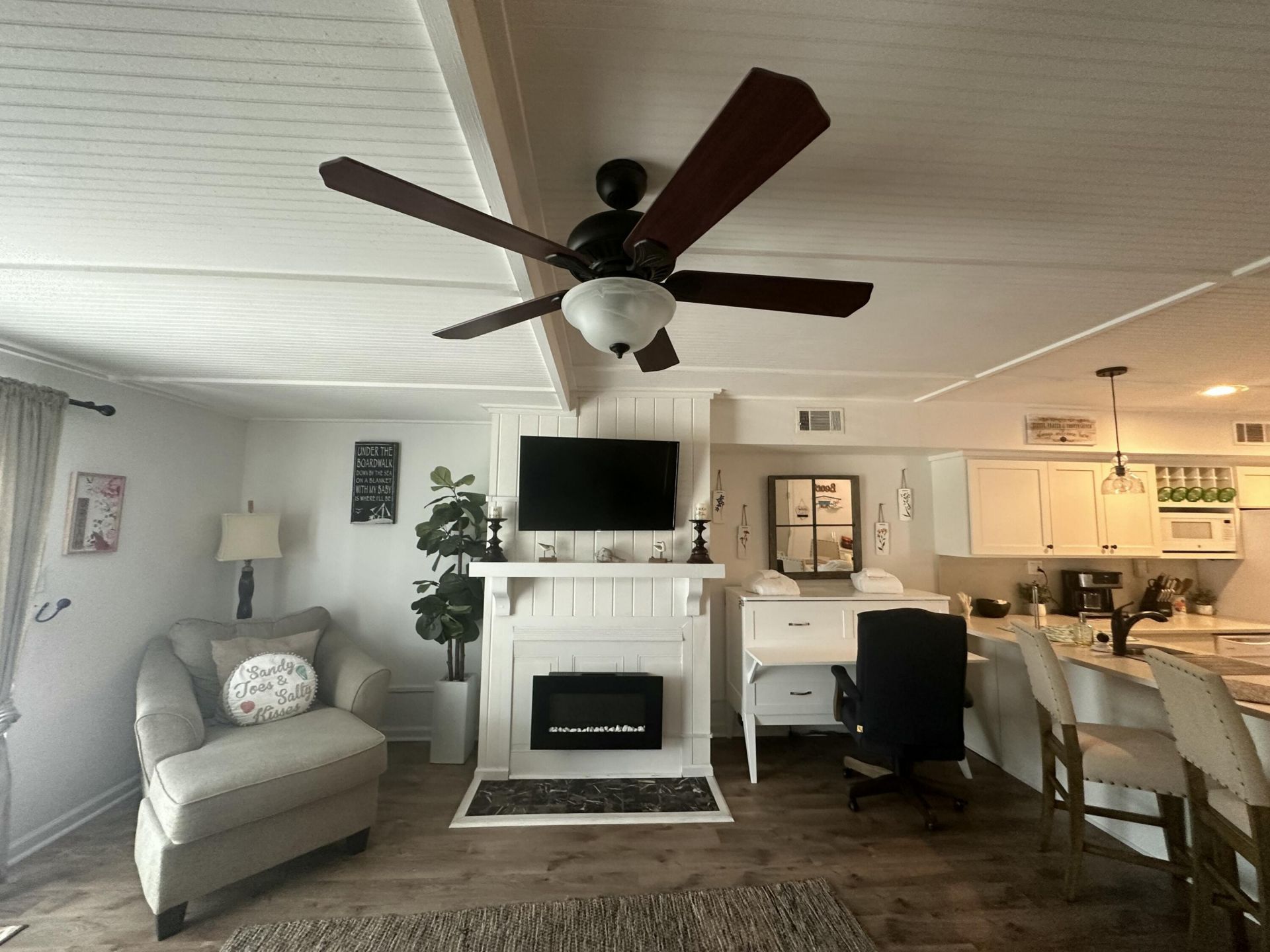 260 Driftwood Lane Photo 6