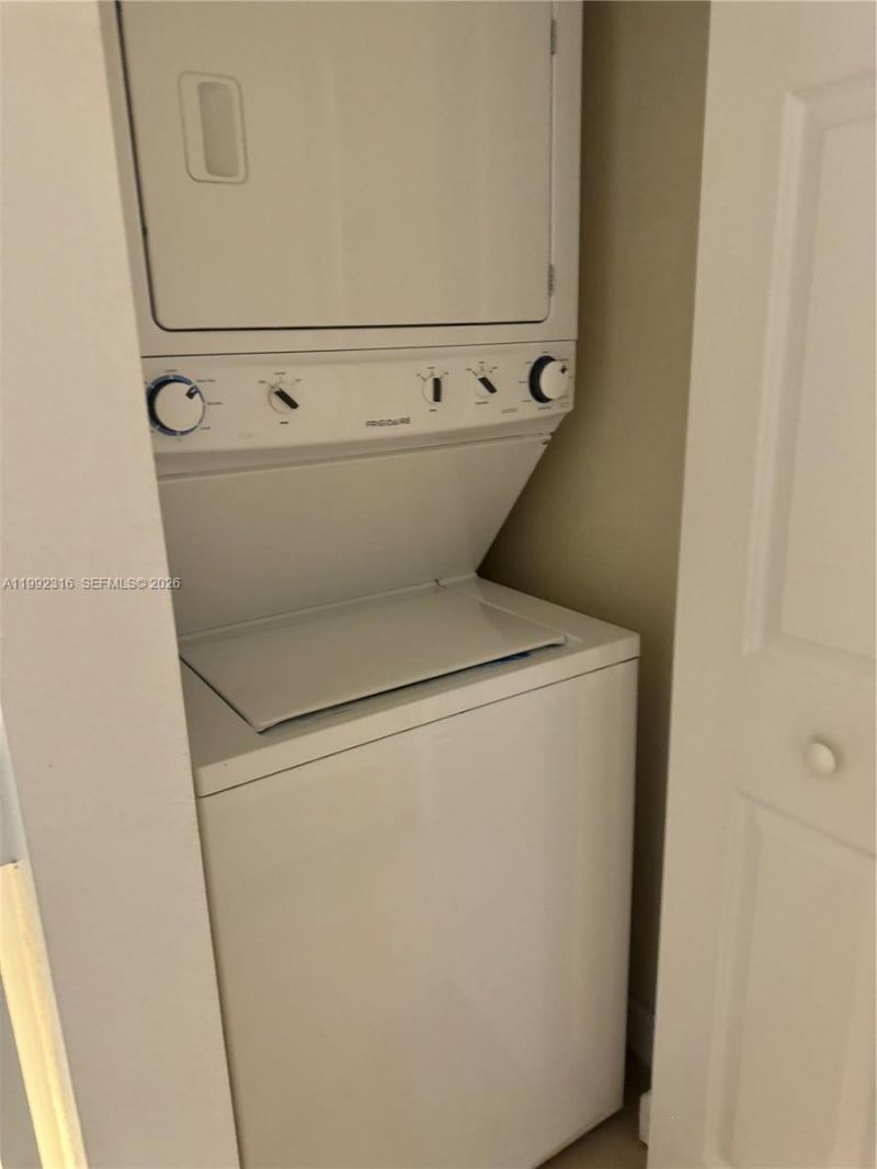 8952 W 35th Ln , Hialeah, FL 33018 Photo