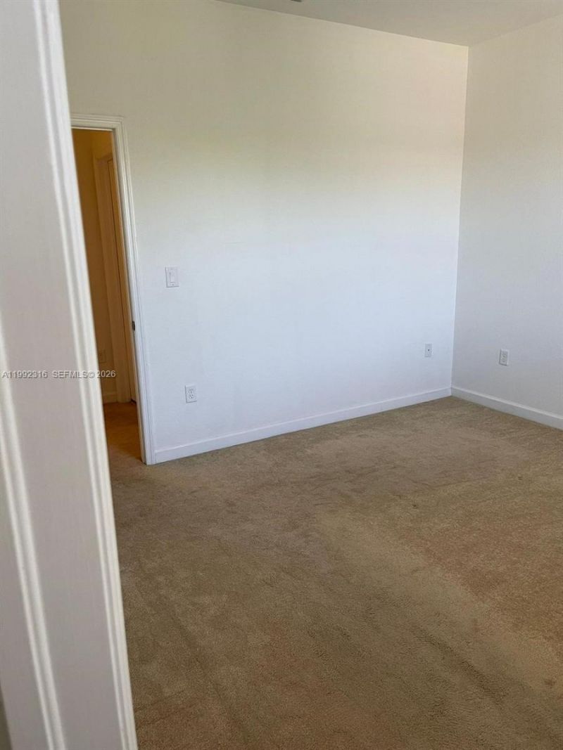 8952 W 35th Ln , Hialeah, FL 33018 Photo