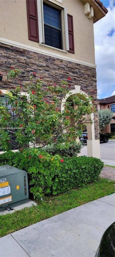 8952 W 35th Ln , Hialeah, FL 33018 Photo