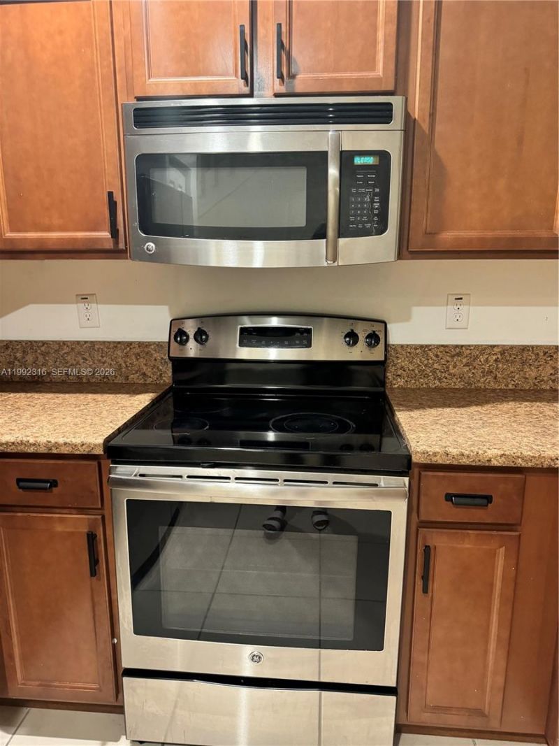 8952 W 35th Ln , Hialeah, FL 33018 Photo