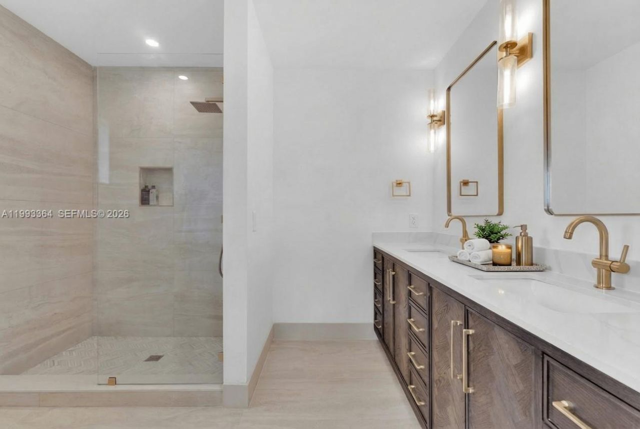 456 SW 20th Rd, Unit 458, Miami, FL 33129 Photo