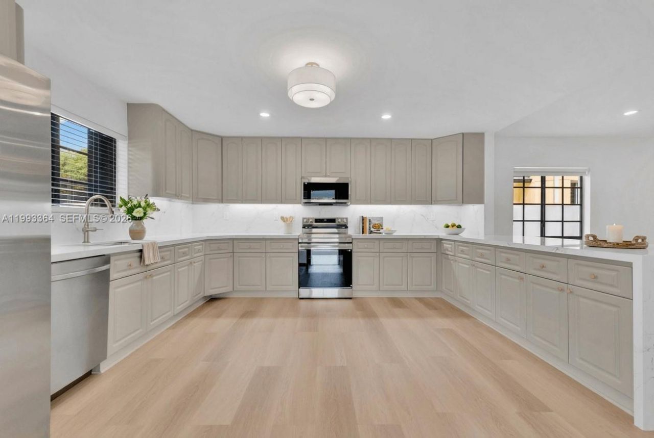 456 SW 20th Rd, Unit 458, Miami, FL 33129 Photo