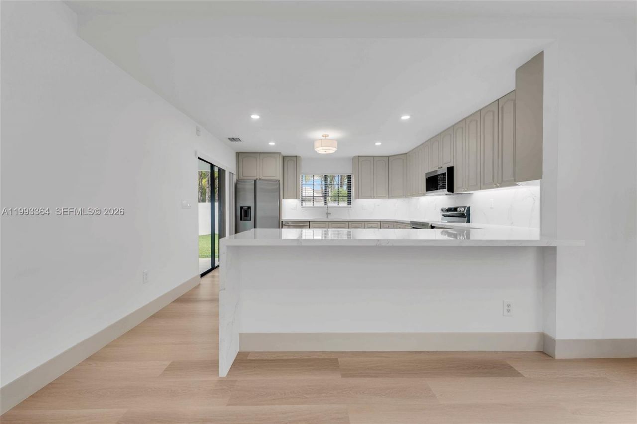 456 SW 20th Rd, Unit 458, Miami, FL 33129 Photo