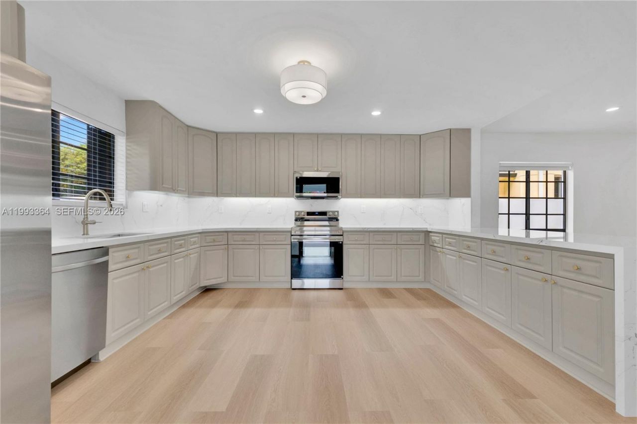 456 SW 20th Rd, Unit 458, Miami, FL 33129 Photo