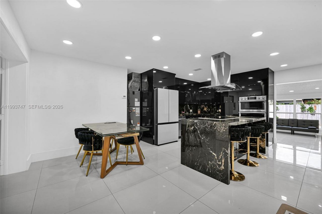 6190 W 14th Ave , Hialeah, FL 33012 Photo