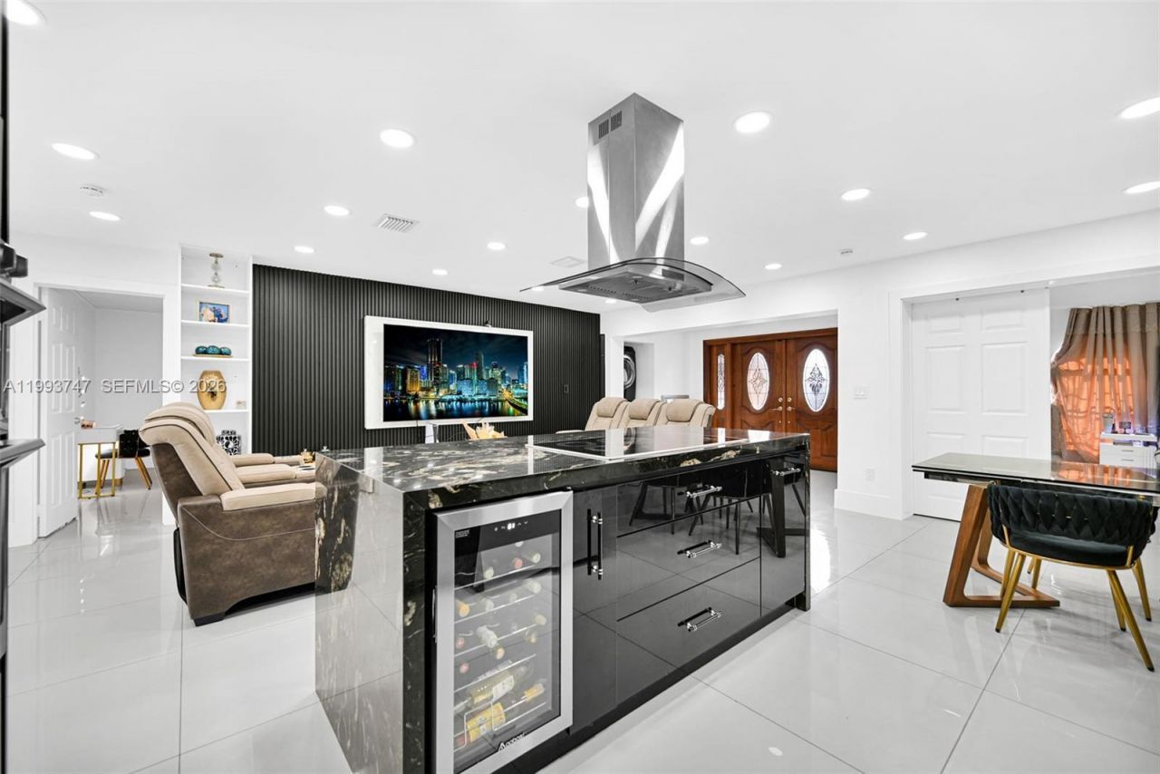 6190 W 14th Ave , Hialeah, FL 33012 Photo