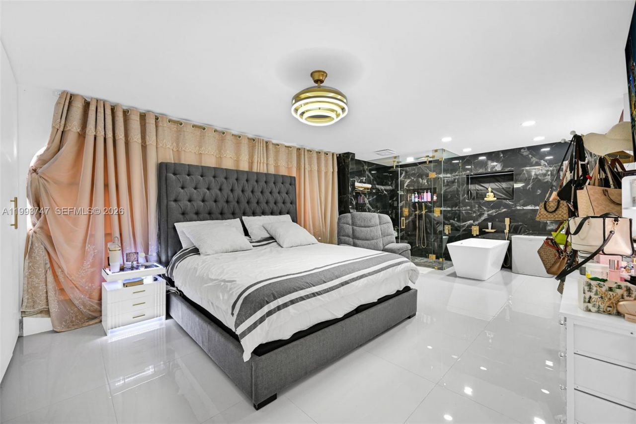 6190 W 14th Ave , Hialeah, FL 33012 Photo