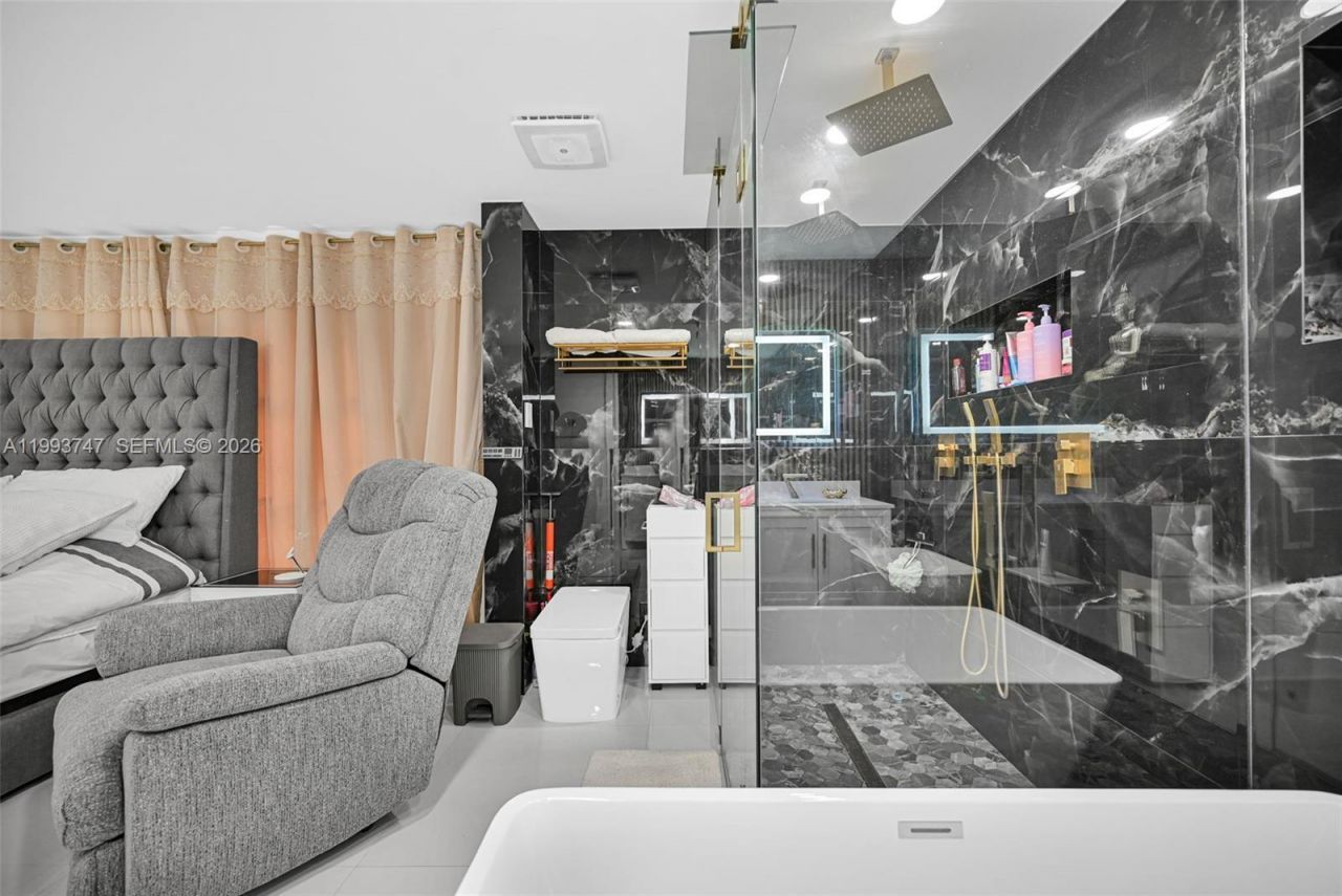 6190 W 14th Ave , Hialeah, FL 33012 Photo