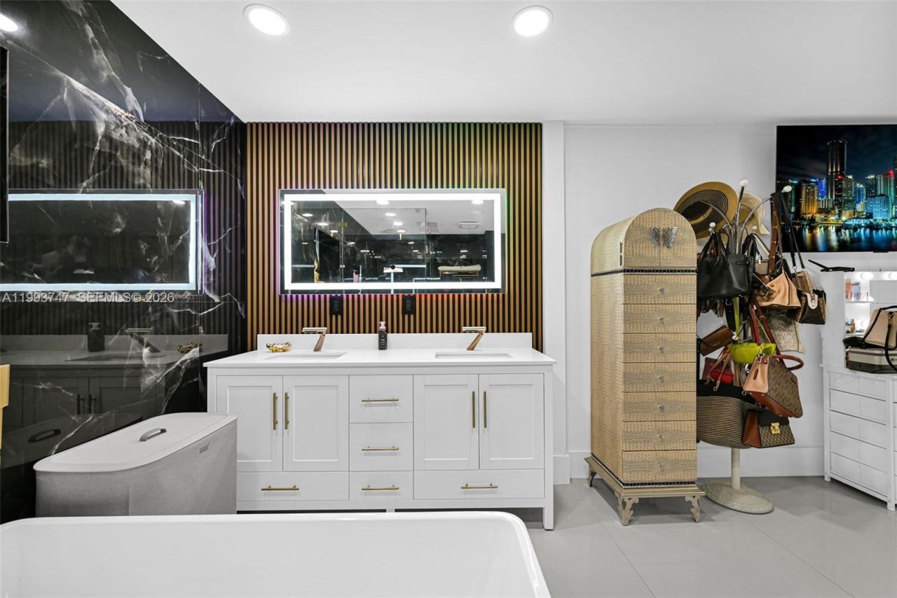 6190 W 14th Ave , Hialeah, FL 33012 Photo