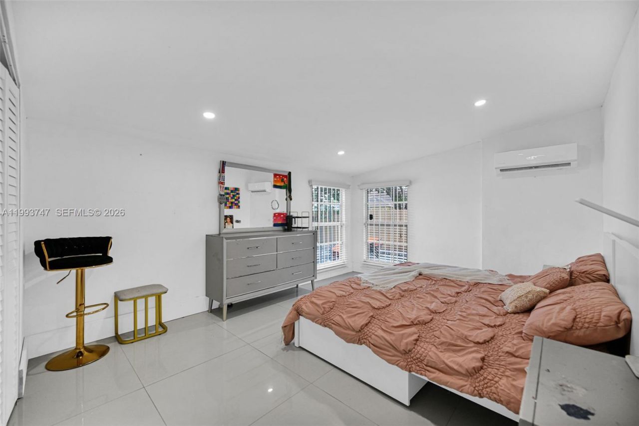 6190 W 14th Ave , Hialeah, FL 33012 Photo