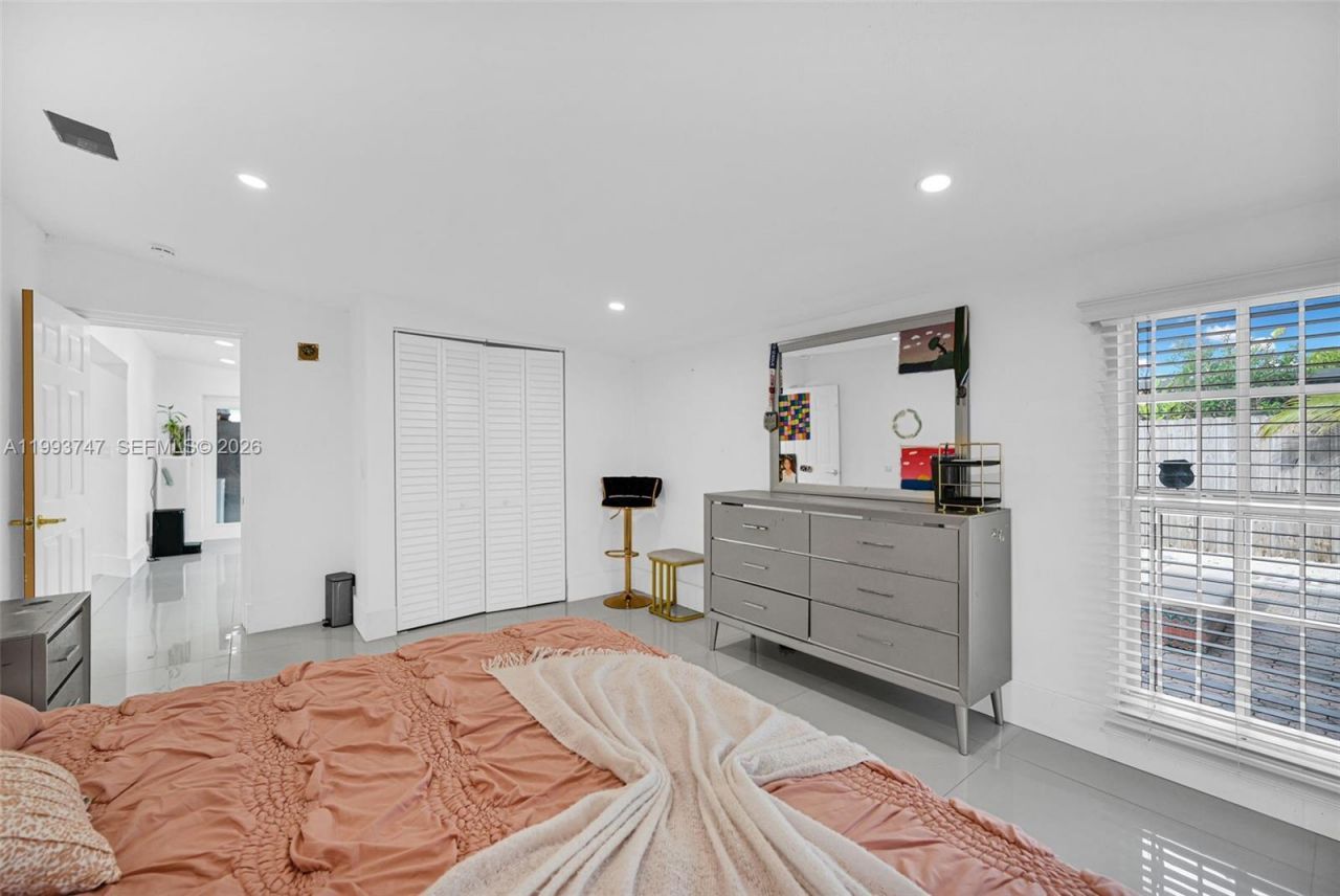 6190 W 14th Ave , Hialeah, FL 33012 Photo