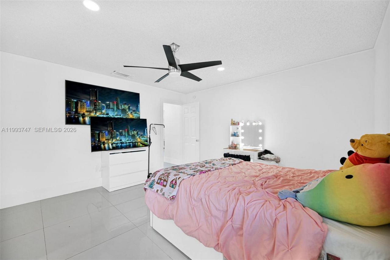 6190 W 14th Ave , Hialeah, FL 33012 Photo