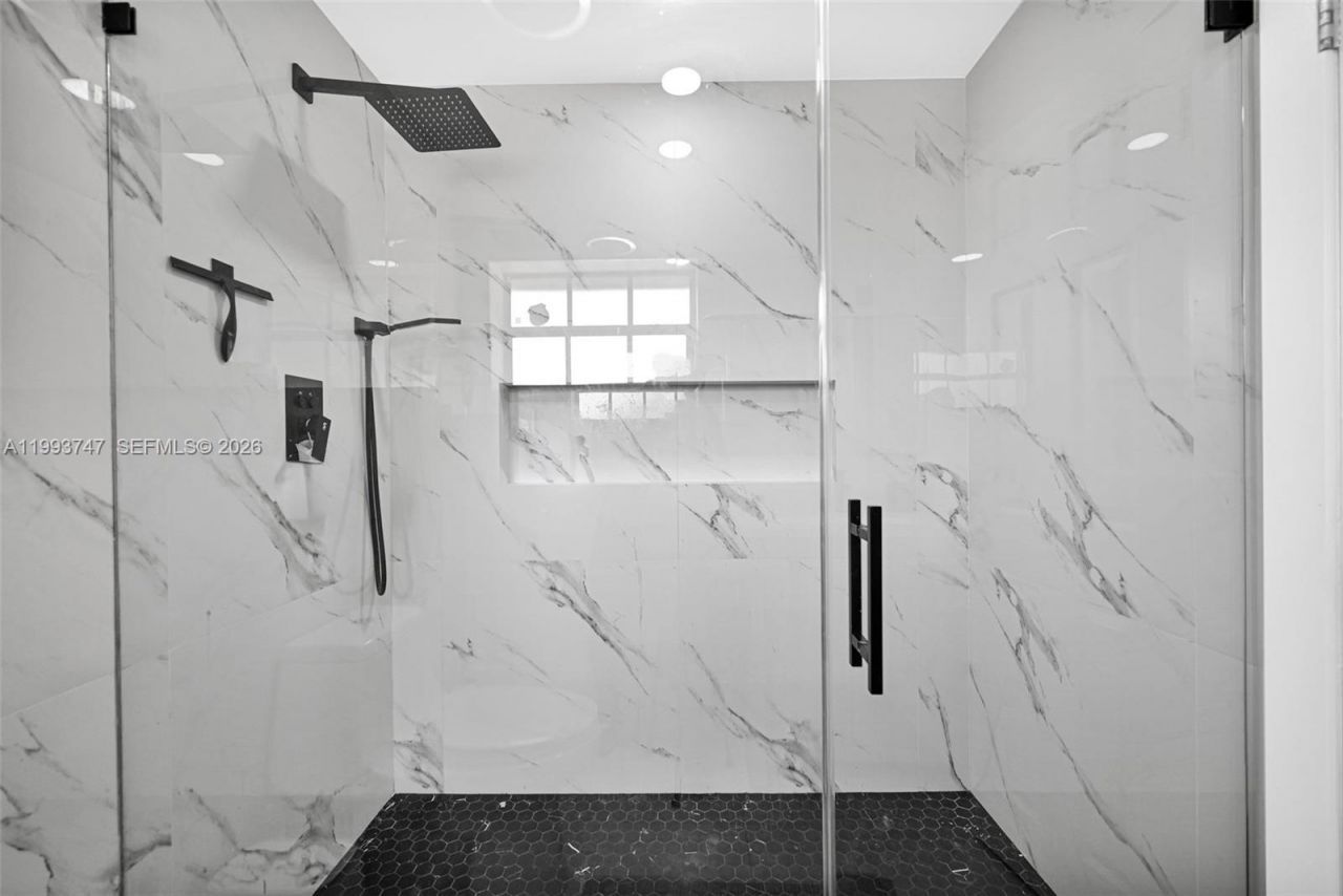 6190 W 14th Ave , Hialeah, FL 33012 Photo