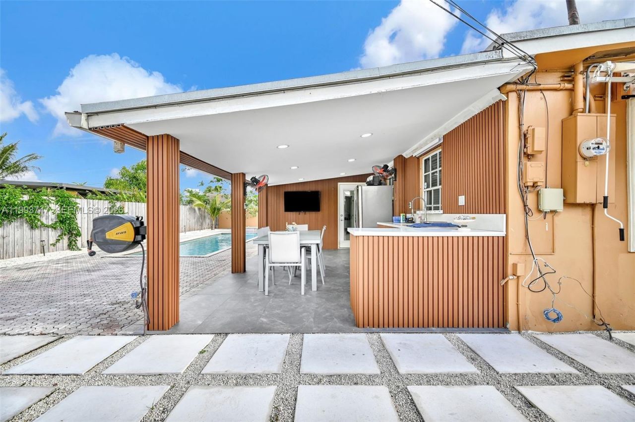 6190 W 14th Ave , Hialeah, FL 33012 Photo