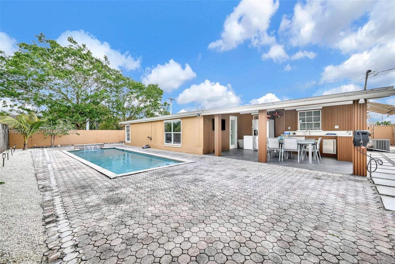 6190 W 14th Ave , Hialeah, FL 33012 Photo