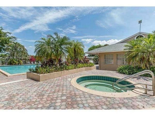 1761 96th Te, Unit 3O, Pembroke Pines, FL 33024 Photo