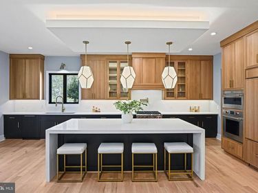 1052 BALLS HILL ROAD, MCLEAN, VA 22101