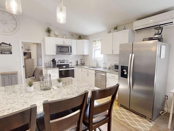 372 LAKE ANNA DRIVE , BUMPASS, VA 23024