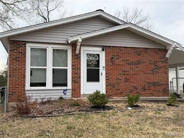 1618 Boardwalk Avenue , Florissant, MO 63031