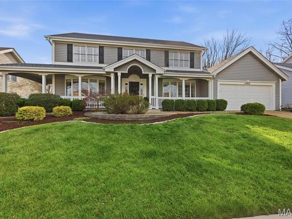 15852 Cedarmill Drive, Chesterfield, MO 63017