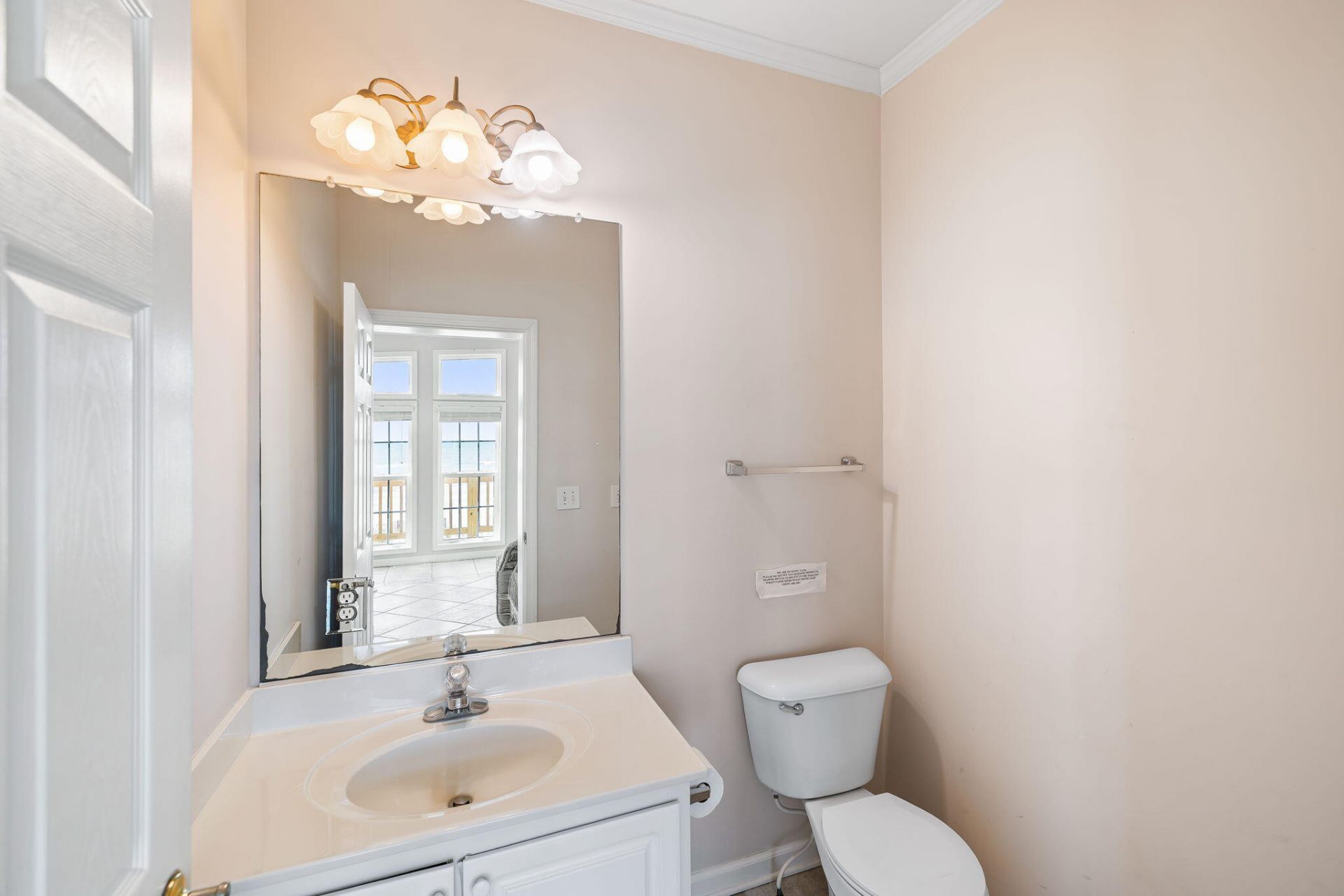 621 E Arctic Avenue Photo 12