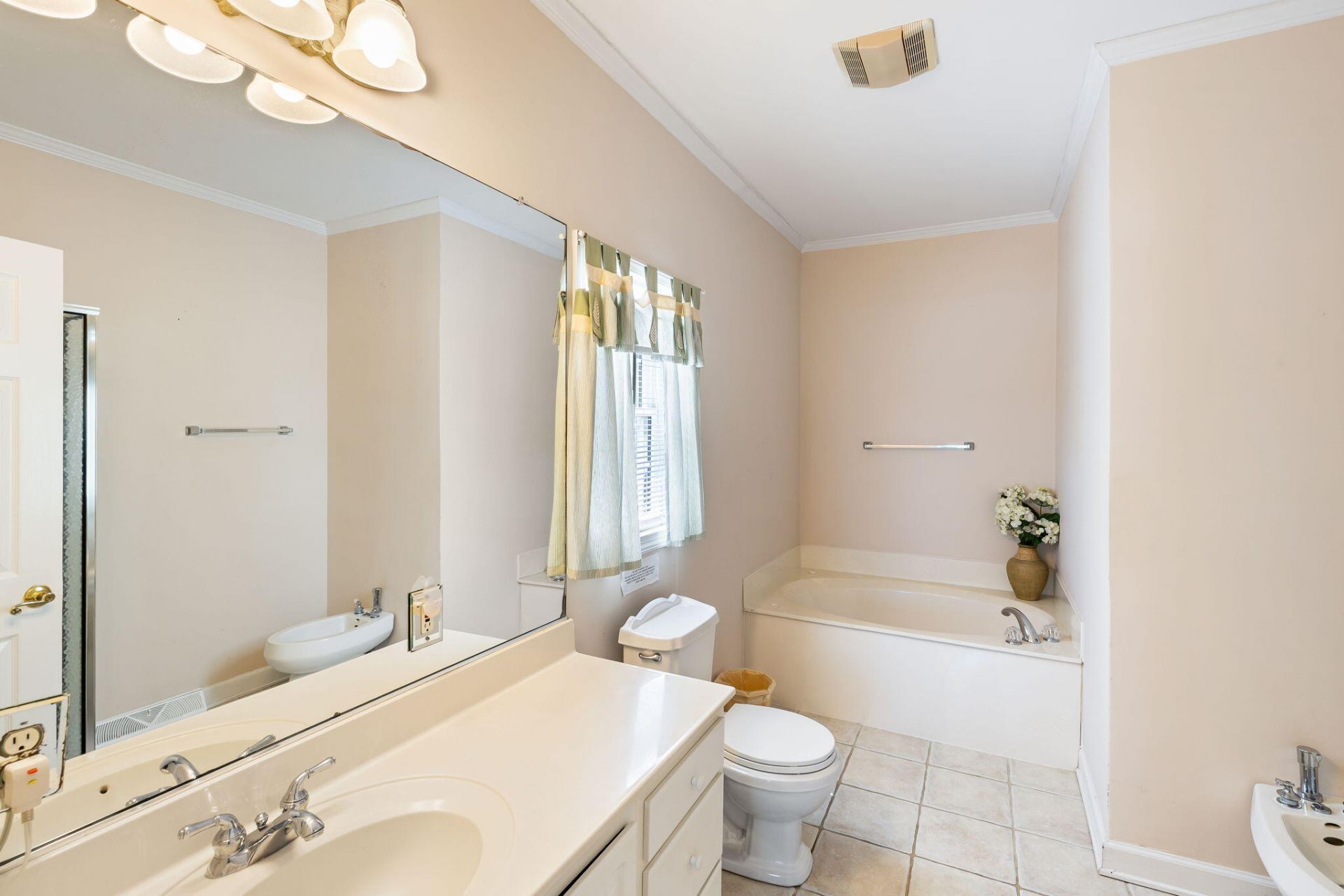 621 E Arctic Avenue Photo 14