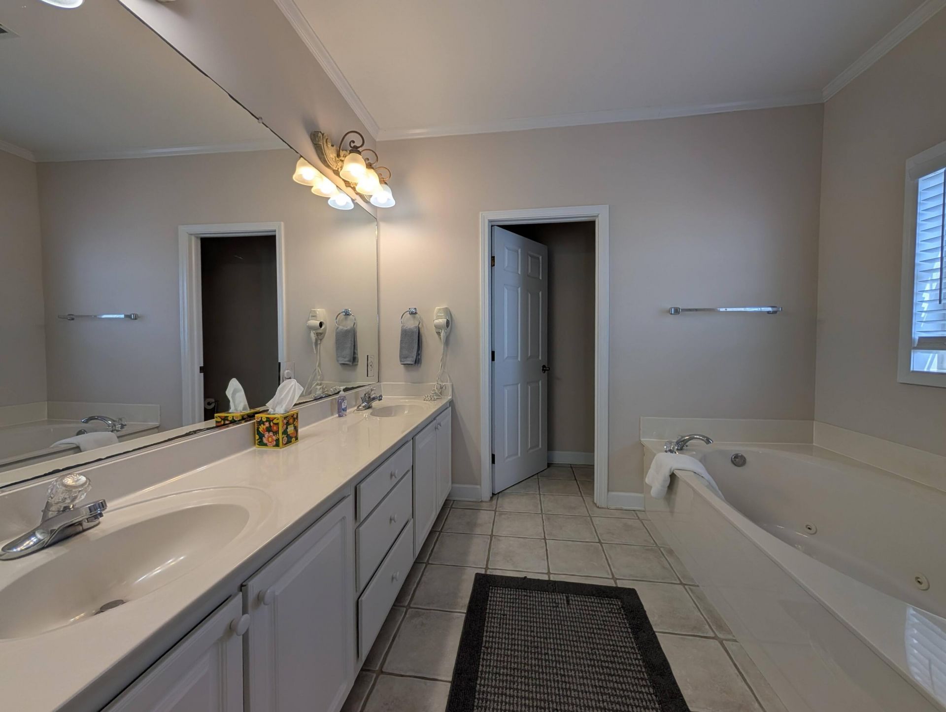 621 E Arctic Avenue Photo 21