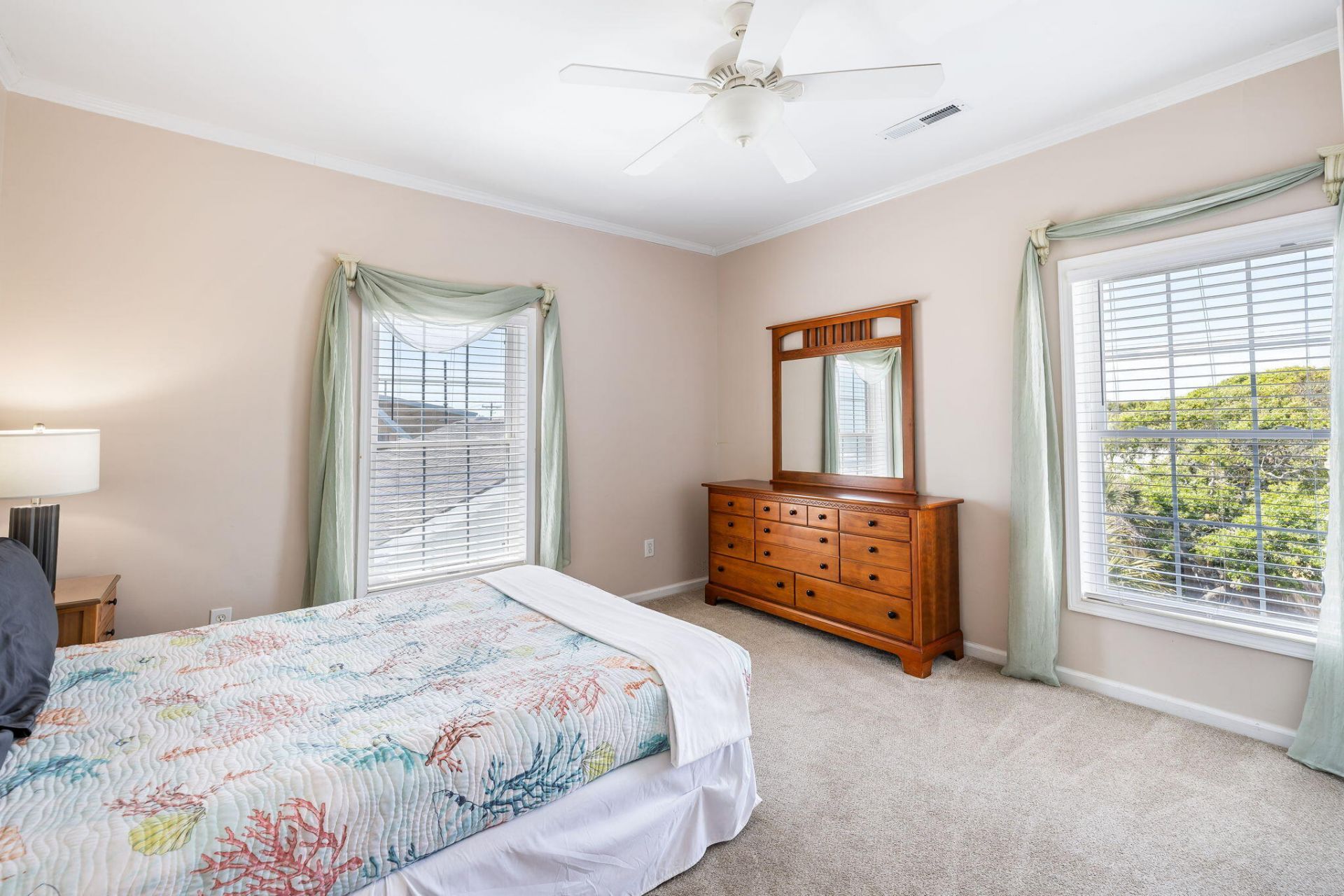 621 E Arctic Avenue Photo 21