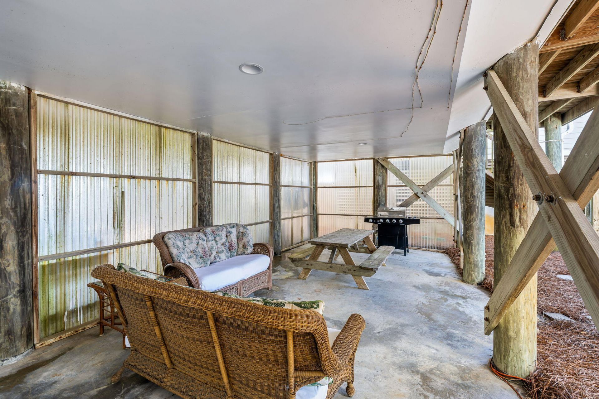 621 E Arctic Avenue Photo 31