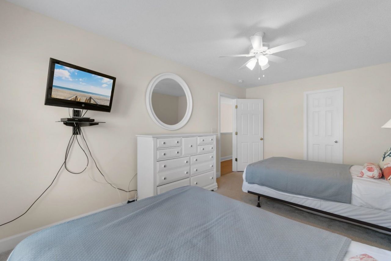 6172 Catalina Dr. Photo 19