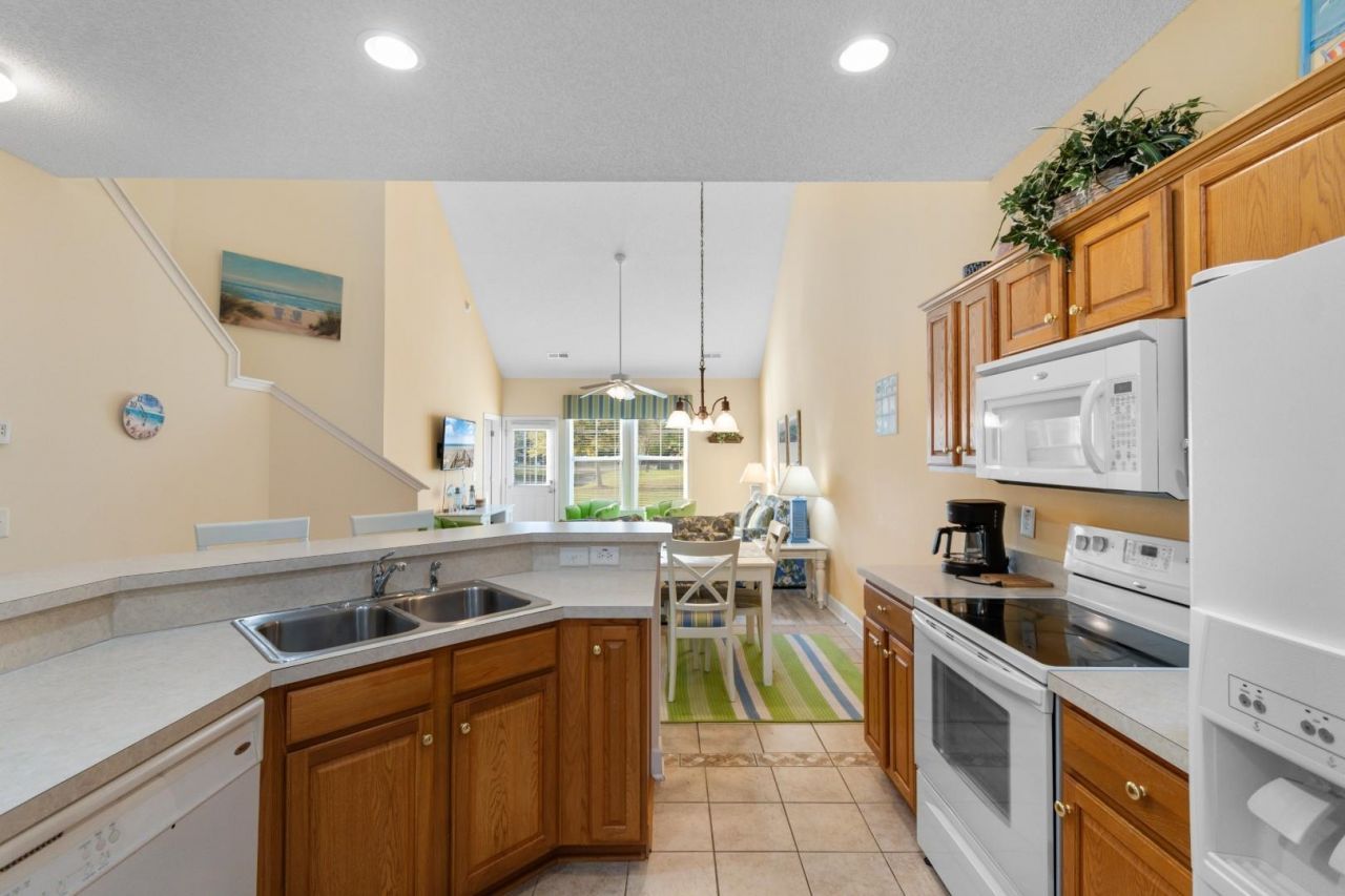 6172 Catalina Dr. Photo 4