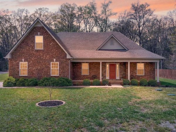 1433 Round Rock Dr, Murfreesboro, TN 37128