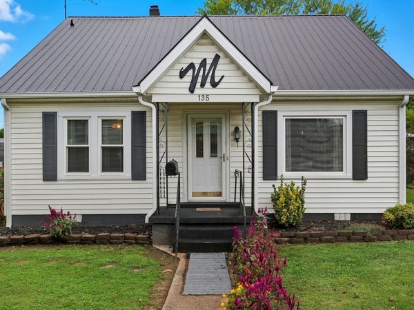 135 Main St , Mc Ewen, TN 37101