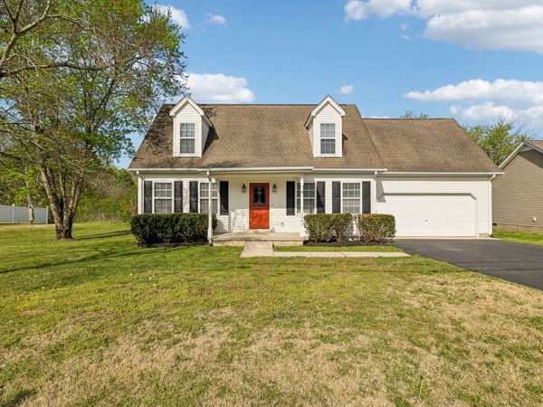 2901 Meadowhill Dr , Murfreesboro, TN 37130