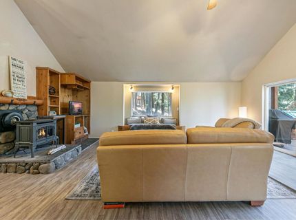 10880 Laurelwood Drive, Truckee, CA 96161 Photo