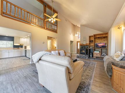 10880 Laurelwood Drive, Truckee, CA 96161 Photo