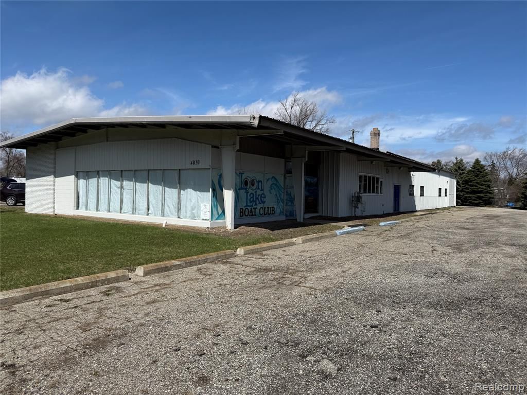 4030 Dixie Highway, Waterford Township, MI 48329 Main Photo
