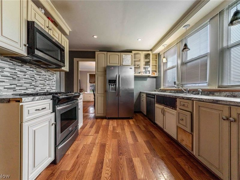 20303 Lake Shore Boulevard, Euclid, OH 44123 Photo 8