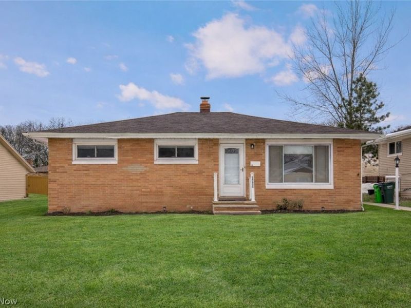 24634 Staghorn Drive, Bedford Heights, OH 44146 Photo 1