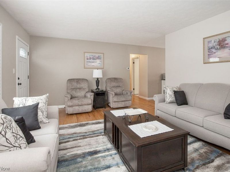 24634 Staghorn Drive, Bedford Heights, OH 44146 Photo 2