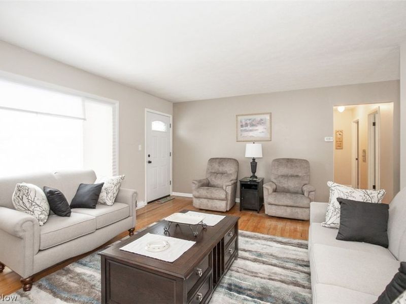 24634 Staghorn Drive, Bedford Heights, OH 44146 Photo 3