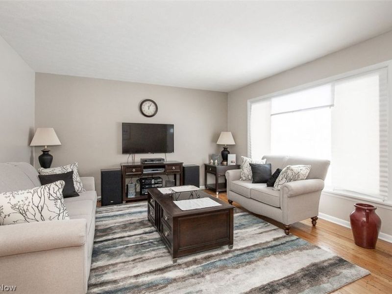 24634 Staghorn Drive, Bedford Heights, OH 44146 Photo 4